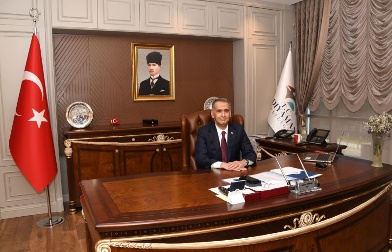 ADIYAMAN VALİSİ MAHMUT ÇUHADAR’IN “ 10 OCAK ÇALIŞAN GAZETECİLER GÜNÜ” MESAJI