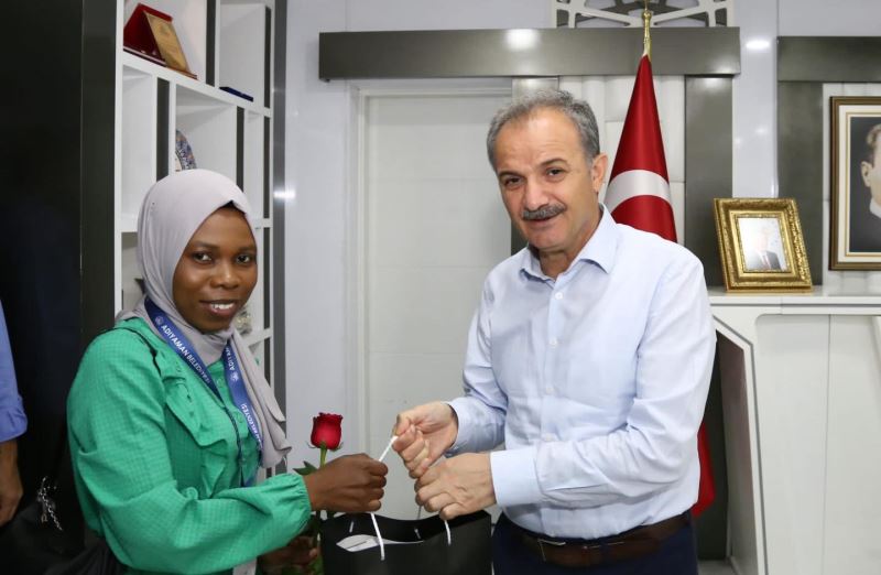 Adıyaman Belediyesi, Yabancı Öğrencileri Ağırlayıp, Şehrin Güzelliklerini Tanıttı<br>ADIYAMAN 13 FARKLI ÜLKEDE TANITILACAK
