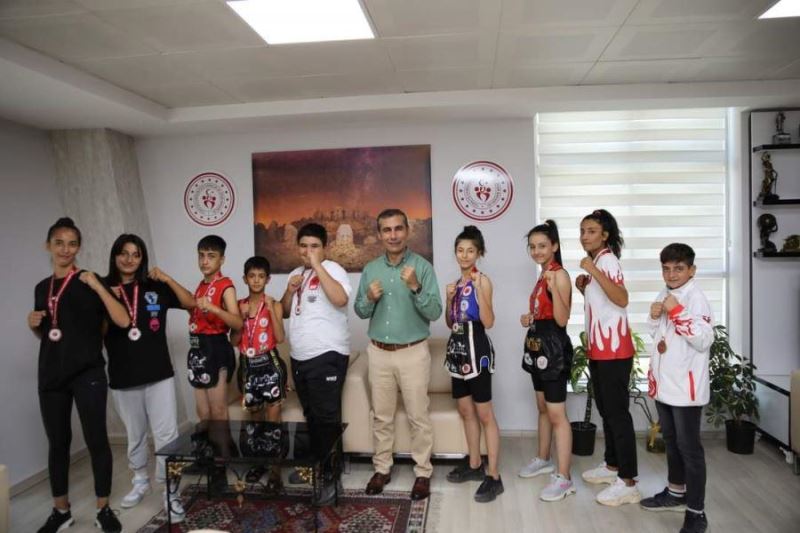 MUAYTHAİ TÜRKİYE ŞAMPİYONASINDA 9 MADALYA KAZANDIK