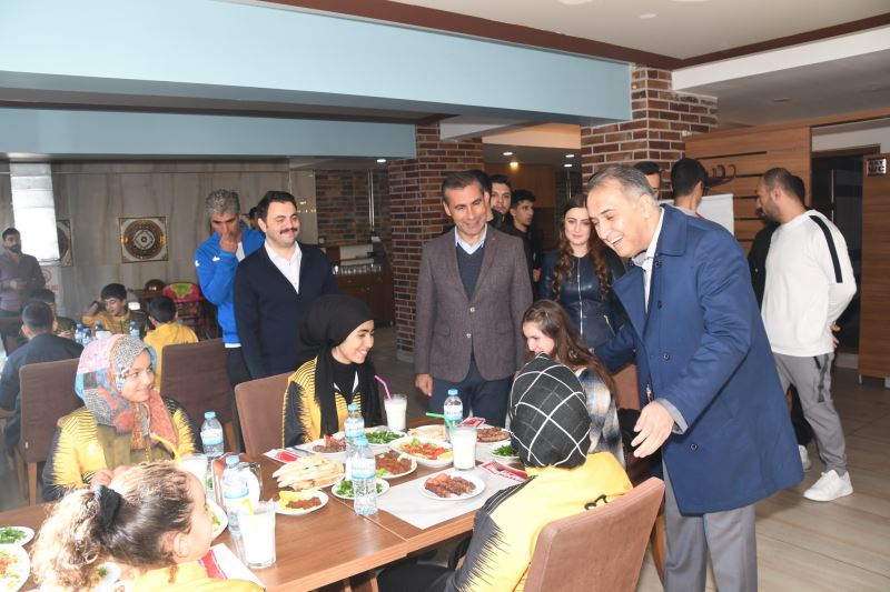 KÜÇÜK DOKUNUŞLARLA BÜYÜK MUTLULUKLAR